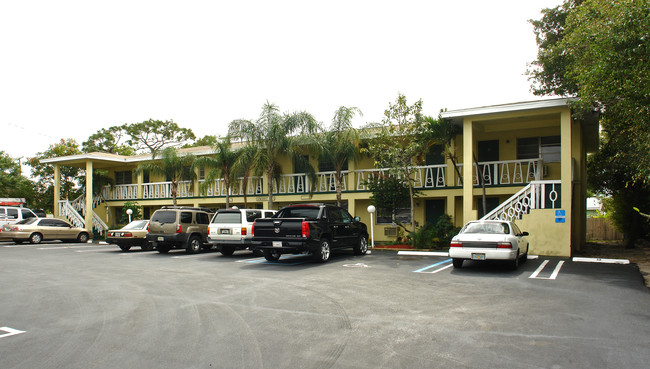 Sun Coast Apartments in Boynton Beach, FL - Building Photo - Building Photo