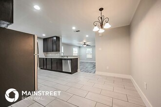 3923 Metropolitan Ave in Dallas, TX - Building Photo - Building Photo