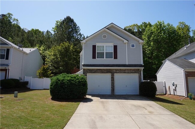 property at 176 Oak Grove Pl
