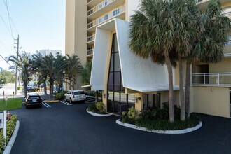 Riverside Terrace Condominiums in Pompano Beach, FL - Building Photo - Building Photo