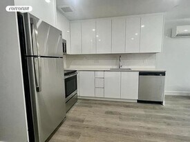 155 Withers St in Brooklyn, NY - Building Photo