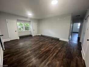 44 Gates Ave in Montclair, NJ - Building Photo - Building Photo