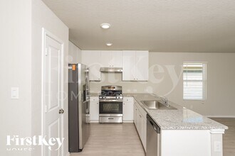 1822 Morse Way in San Antonio, TX - Foto de edificio - Building Photo