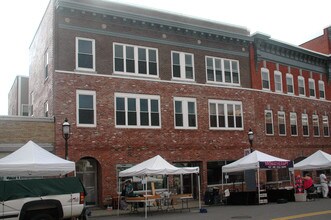 14 Main St in Gardner, MA - Foto de edificio - Building Photo