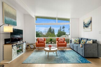 14009 SE 37th Pl in Bellevue, WA - Building Photo - Building Photo