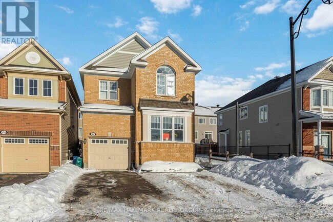 168 Flowing Creek Cir in Ottawa, ON - Building Photo - Building Photo