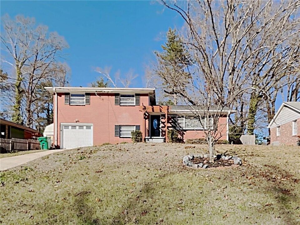 3148 Thrasher Cir in Decatur, GA - Building Photo