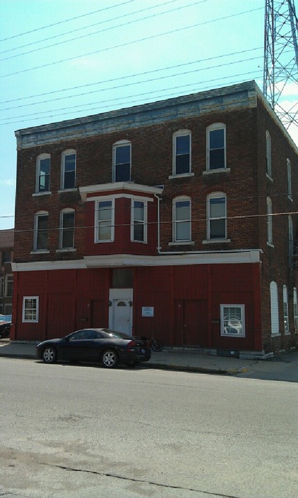 117 W North St in Greensburg, IN - Building Photo