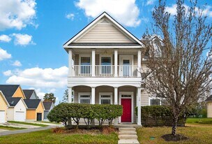 10 Moonlight Trail in Port Wentworth, GA - Building Photo