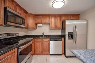 770 SE 2nd Ave in Deerfield Beach, FL - Foto de edificio - Building Photo