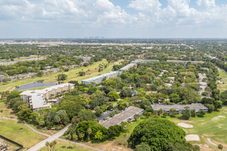 Palm Aire - Cypress Grove in Pompano Beach, FL - Building Photo - Building Photo