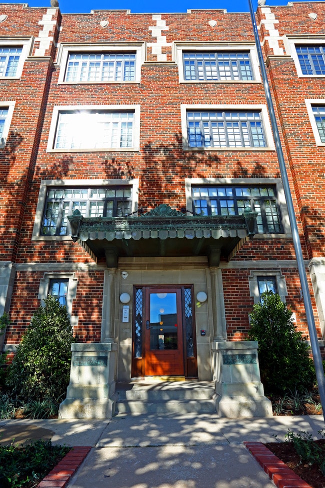 The Mayfair in Oklahoma City, OK - Foto de edificio - Building Photo
