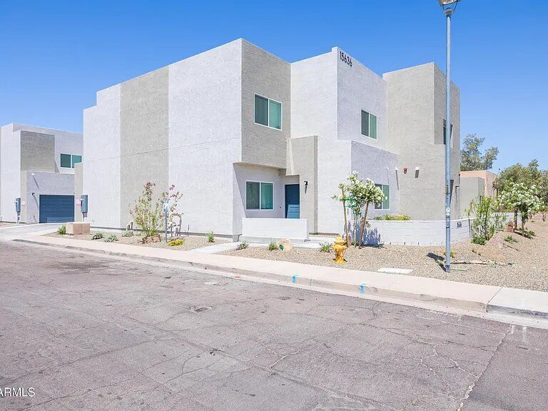 15636 N 29th St in Phoenix, AZ - Building Photo