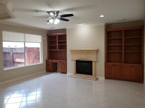 4330 Lake Run Dr in Missouri City, TX - Building Photo - Building Photo