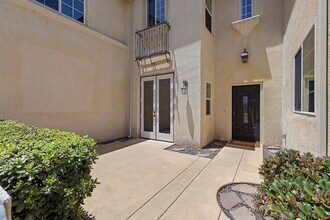 392 Corte San Rio in San Marcos, CA - Building Photo - Building Photo