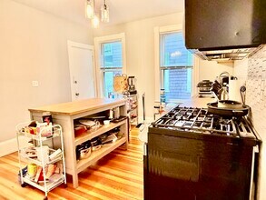 56 Mansfield St in Boston, MA - Building Photo - Building Photo