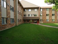 West Falls Estates in International Falls, MN - Foto de edificio - Building Photo