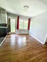 8954 Leeds Rd in Kansas City, MO - Building Photo - Building Photo