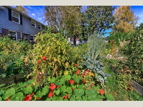 Cedar Hills Townhomes in Portland, OR - Building Photo - Building Photo