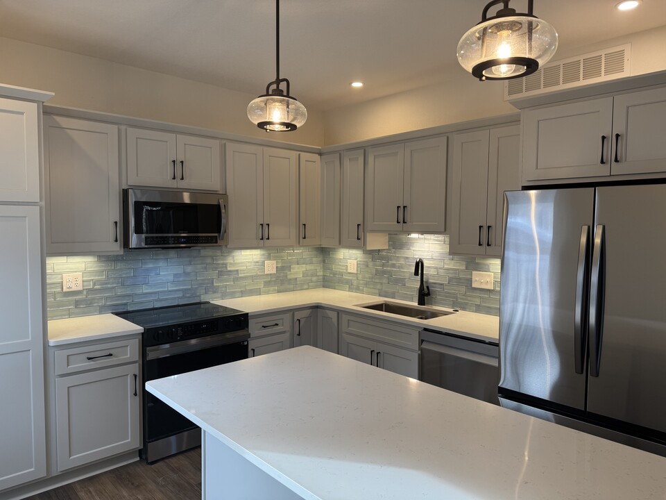 16551 P Rd in Gravois Mills, MO - Foto de edificio