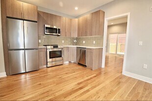 1642 Cambridge St in Philadelphia, PA - Building Photo