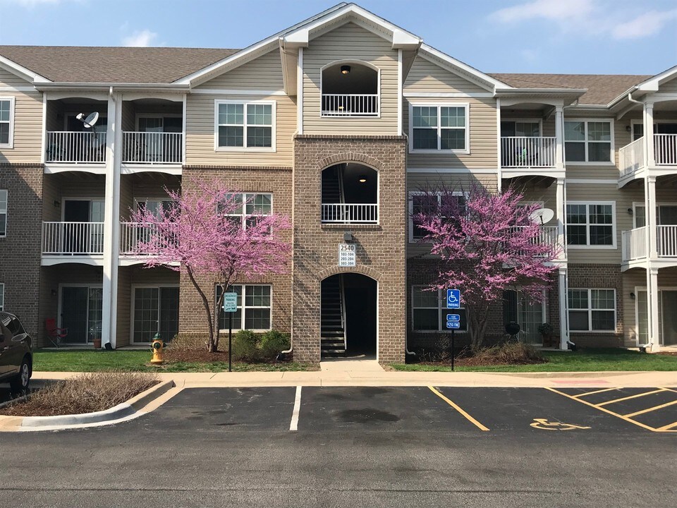 Village Park in Waukegan, IL - Foto de edificio