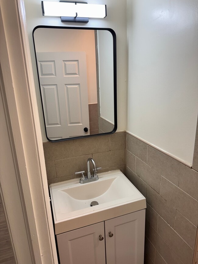 587 Grove St, Unit 3L in Irvington, NJ - Foto de edificio - Building Photo