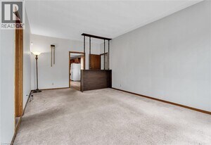 162 East St in London, ON - Building Photo