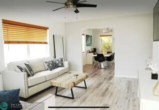 1524 N Victoria Park Rd in Fort Lauderdale, FL - Building Photo - Building Photo