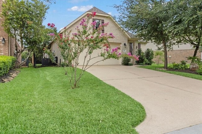 property at 43 Wood Drake Place