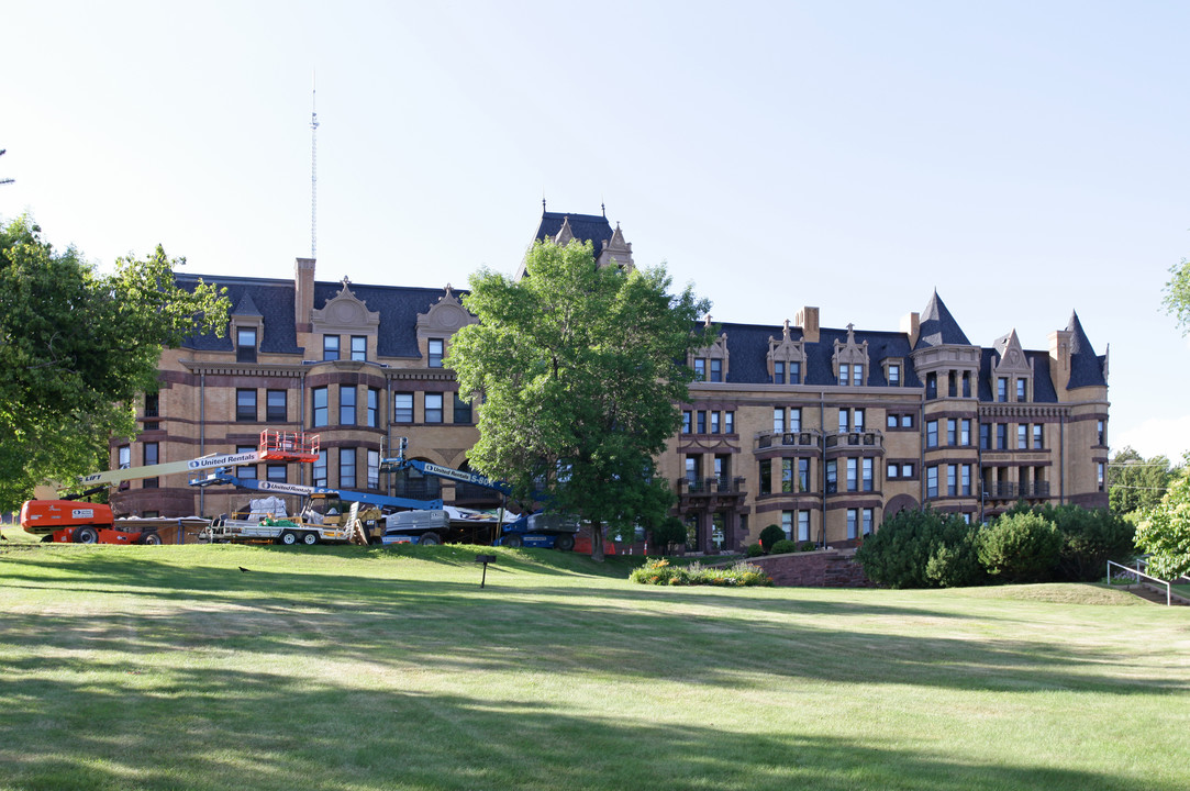 Munger Terrace in Duluth, MN - Foto de edificio