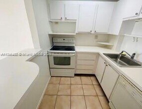 1421 S Ocean Blvd-Unit -218 in Pompano Beach, FL - Building Photo - Building Photo