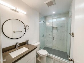 1119 W Exposition Blvd in Los Angeles, CA - Building Photo - Building Photo