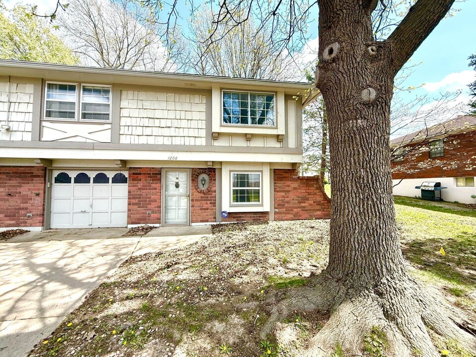 1210-1210 NW 6th Terrace in Blue Springs, MO - Building Photo