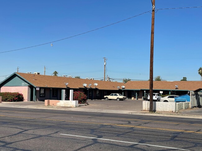 3326-3330 W Buckeye Rd in Phoenix, AZ - Building Photo - Building Photo