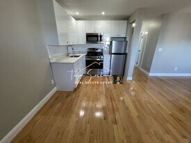 67 Shawmut St, Unit 3 in Chelsea, MA - Building Photo