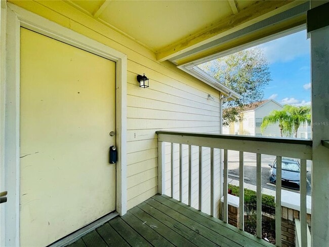 5015 Laguna Bay Cir