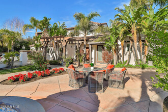 1050 Via Sorrento in Thousand Oaks, CA - Building Photo - Building Photo