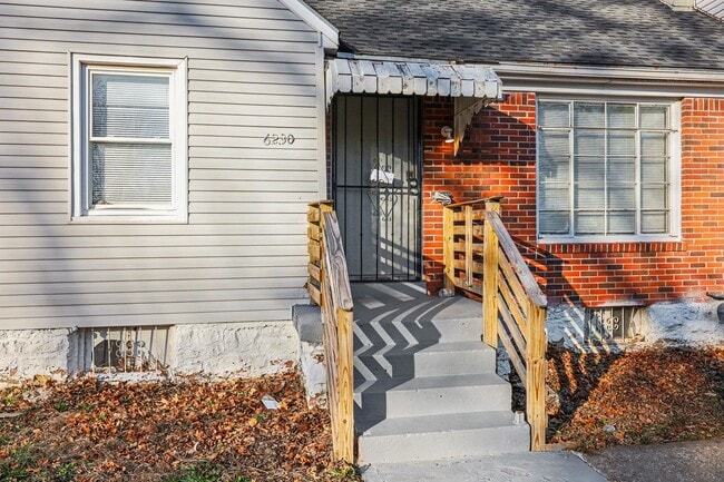 6230 Agnes Ave in Kansas City, MO - Building Photo - Building Photo