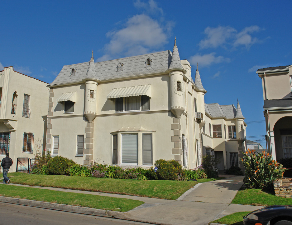 454 N Curson Ave in Los Angeles, CA - Building Photo