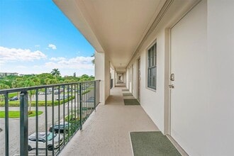3150 N Palm Aire Dr in Pompano Beach, FL - Building Photo - Building Photo