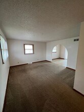 324 S Kiowa Ct in Junction City, KS - Building Photo - Building Photo