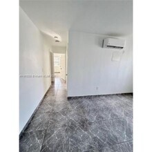 11 Sidonia Ave in Coral Gables, FL - Foto de edificio - Building Photo