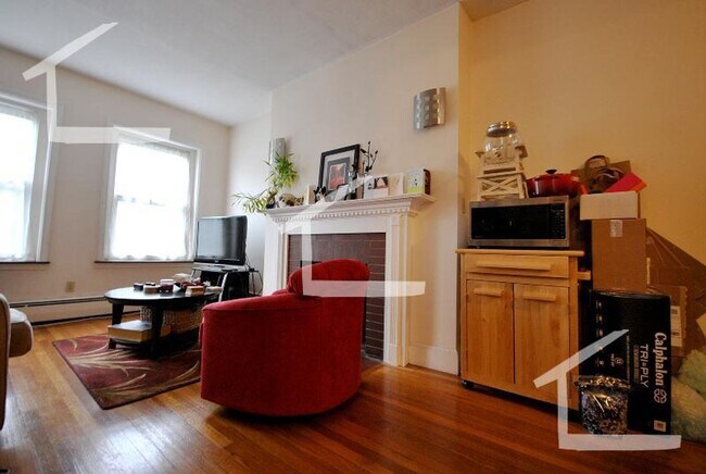 170 Winthrop Rd in Brookline, MA - Building Photo - Building Photo