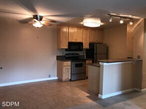 1885 Diamond St in San Diego, CA - Building Photo - Building Photo