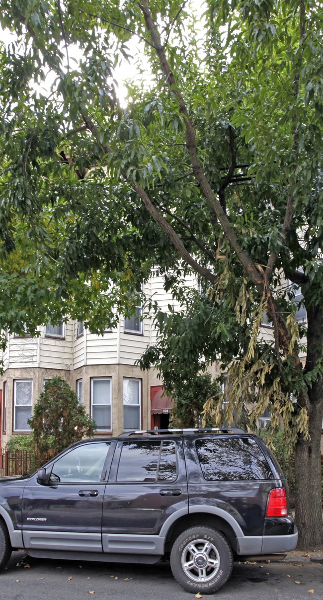 101 Magnolia Ave in Jersey City, NJ - Building Photo - Building Photo