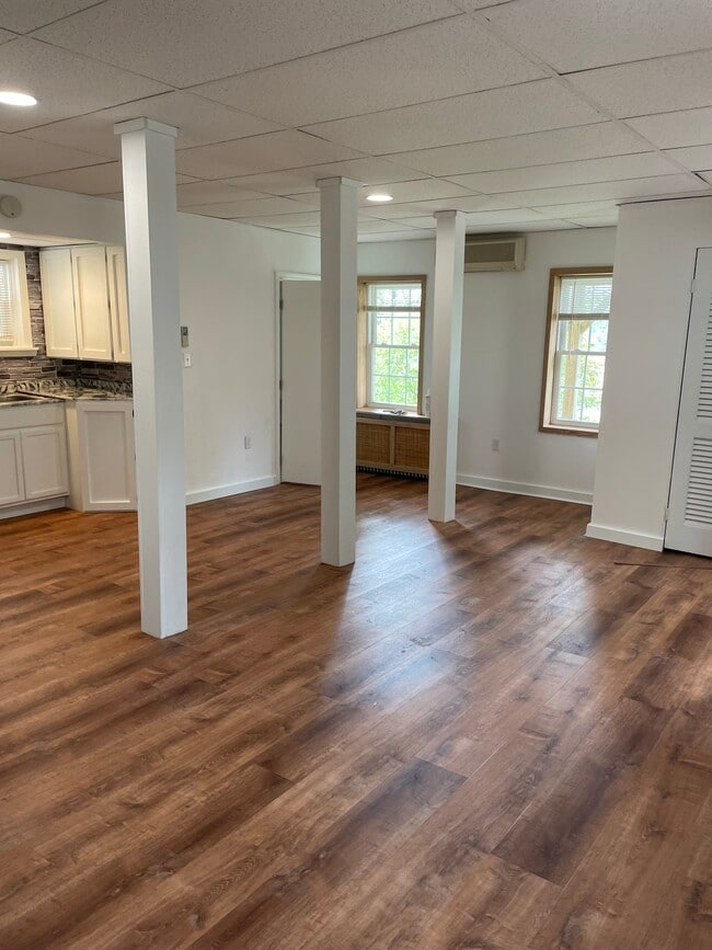 113 Hudson Ter, Unit Basement in Yonkers, NY - Building Photo - Building Photo