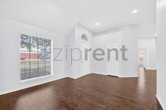 5802 Edinburg Dr in Richardson, TX - Building Photo - Building Photo