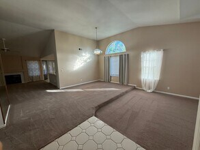 231 Lone Oak Dr in Vacaville, CA - Building Photo - Building Photo