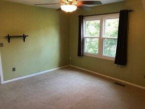 9 Shadowwood Cir in Monroe, CT - Building Photo - Building Photo